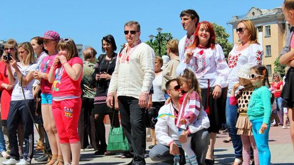 Лисичанськ святкує День вишиванки