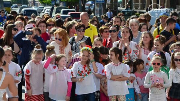 Маріуполь святкує День вишиванки