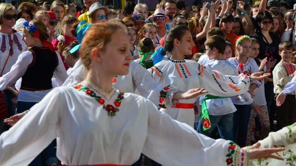 Маріуполь святкує День вишиванки