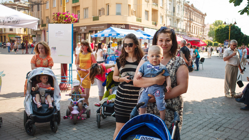 Парад візочків в Івано-Франківську проходить десятий раз