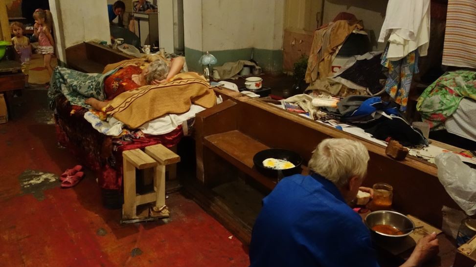 Жизнь в подвале