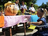 На фестивалі в Херсонській області гості наїлися солодких кавунів