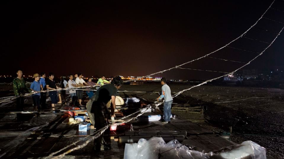 Цай Гоцян оригинально поздравил свою бабушку с Днем рождения