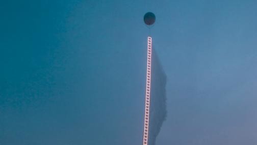 Цай Гоцян оригинально поздравил свою бабушку с Днем рождения