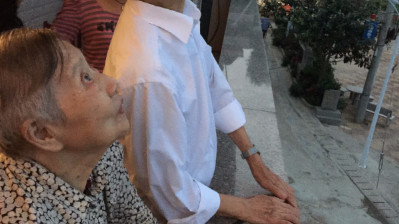 Цай Гоцян оригинально поздравил свою бабушку с Днем рождения