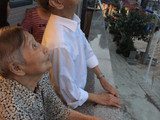 Цай Гоцян оригинально поздравил свою бабушку с Днем рождения