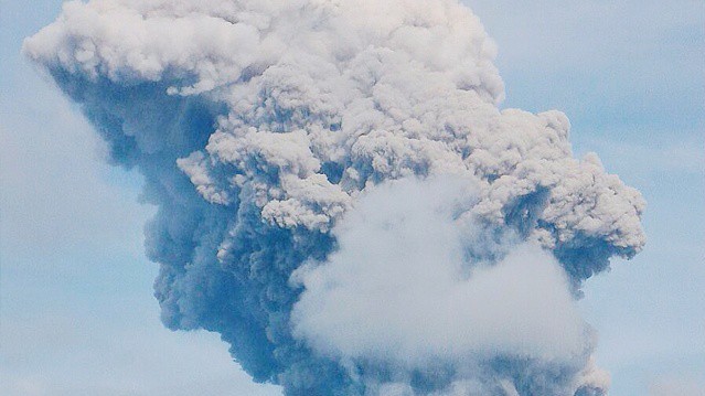 Виверження вулкана в Індонезії