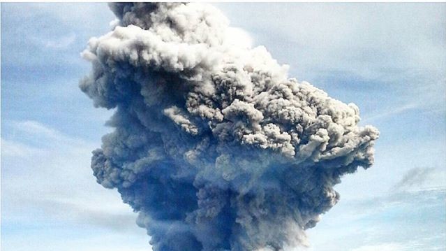 Виверження вулкана в Індонезії