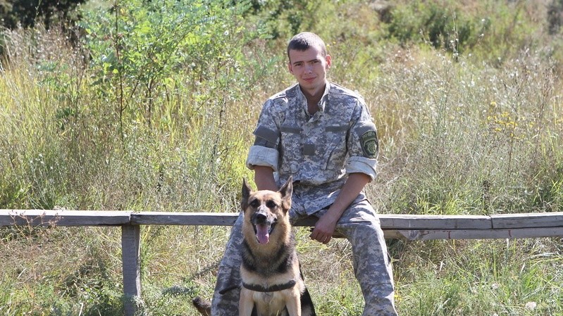 Кинолог Александр Гринько и Мирта