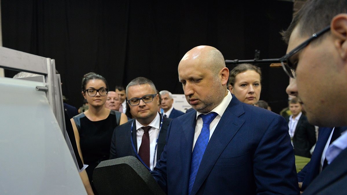 На выставке представлены образцы современного оружия