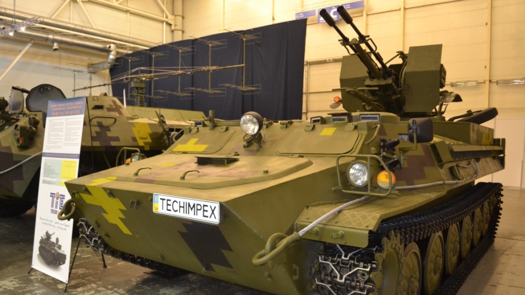 На выставке представлены образцы современного оружия