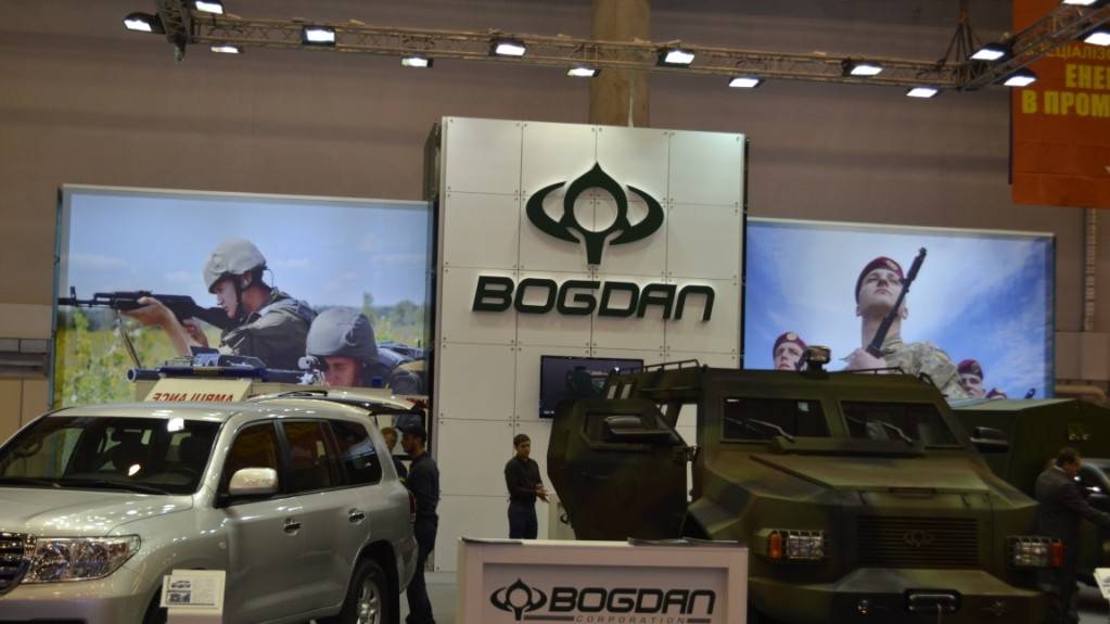 На выставке представлены образцы современного оружия