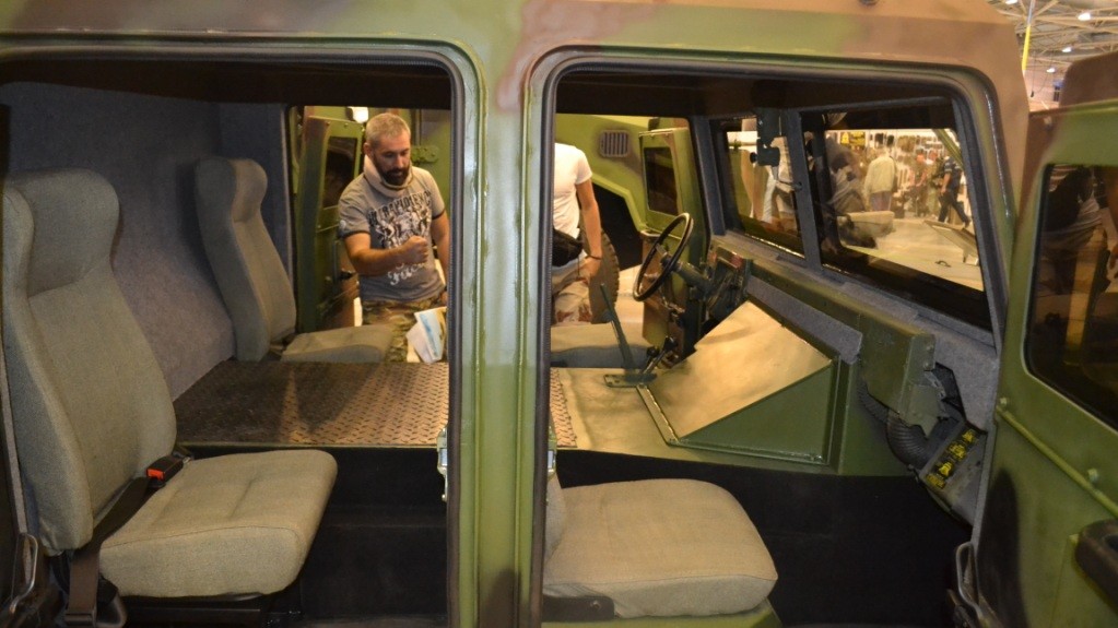 На выставке представлены образцы современного оружия