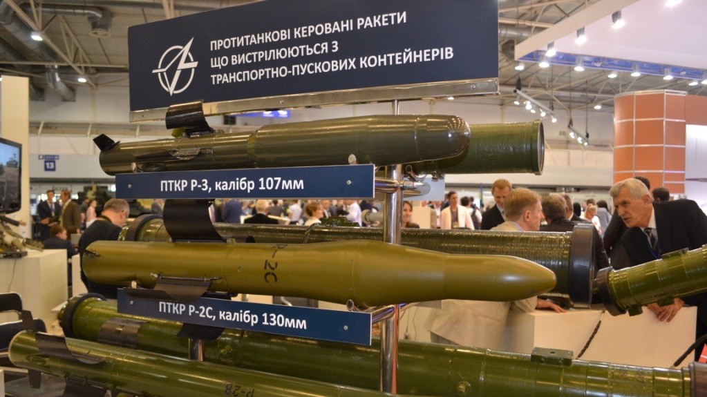 На выставке представлены образцы современного оружия