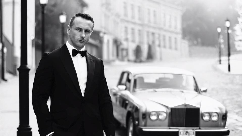 Ларсон умер 26 сентября