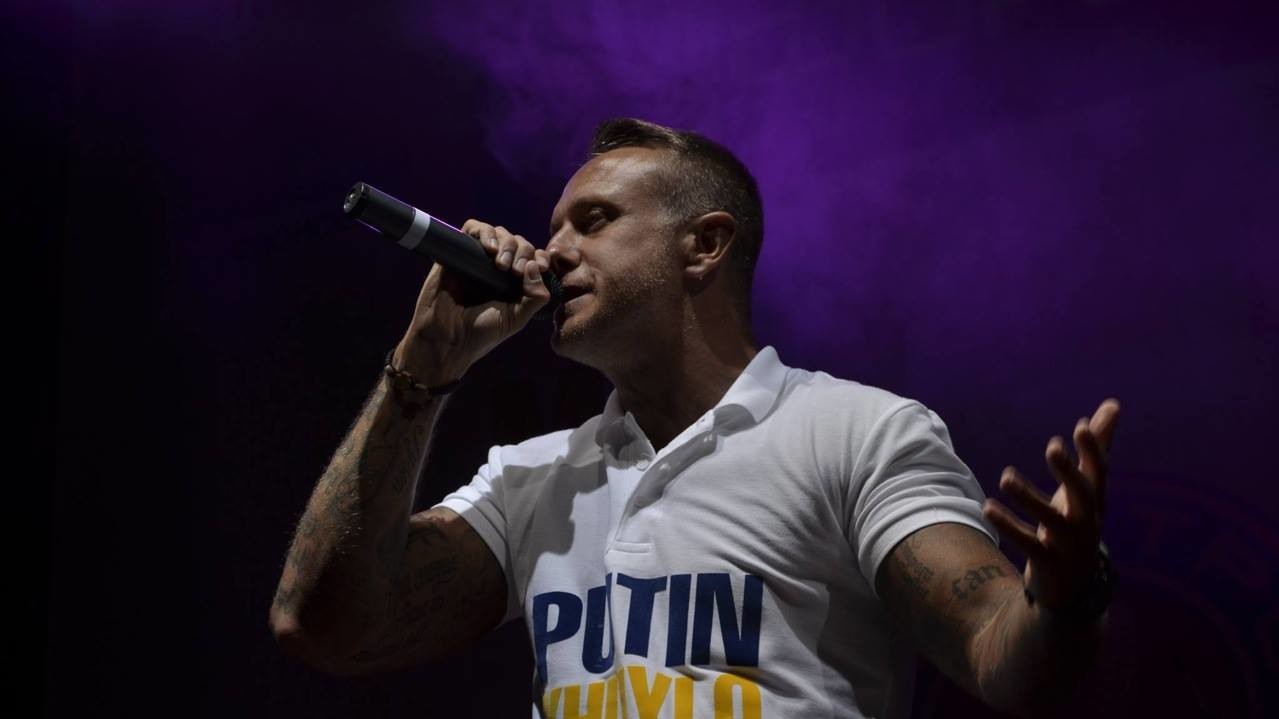 Ларсон умер 26 сентября