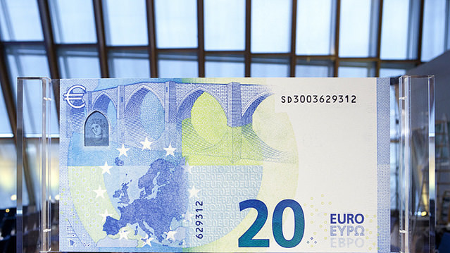 Єврозона завершує підготовку до введення нової банкноти в 20 євро