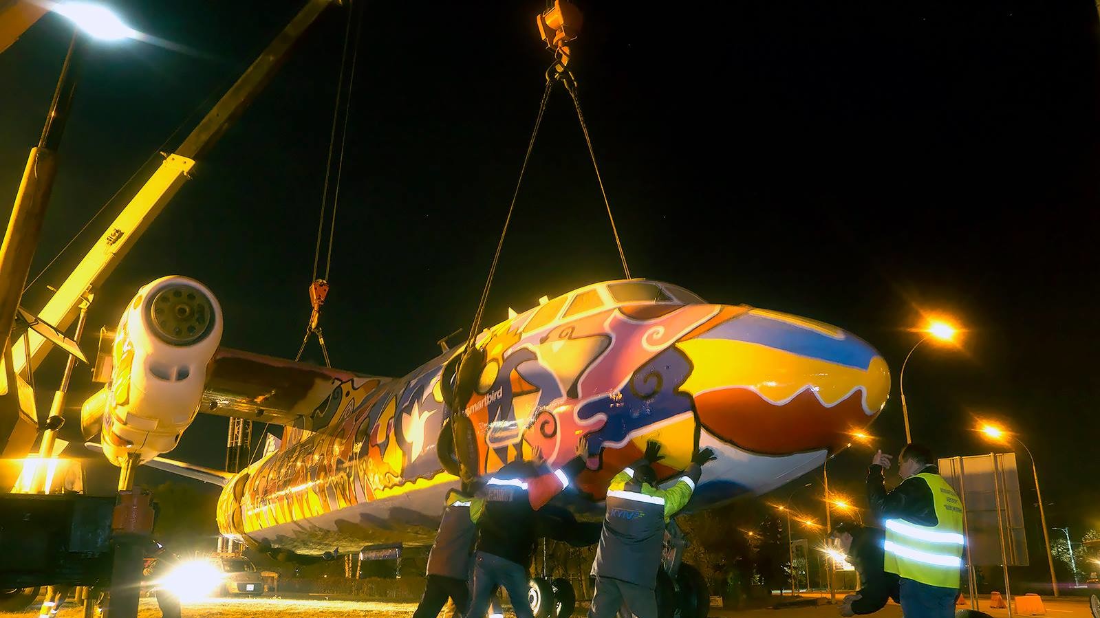 Установка літака в Жулянах зайняла близько шести годин