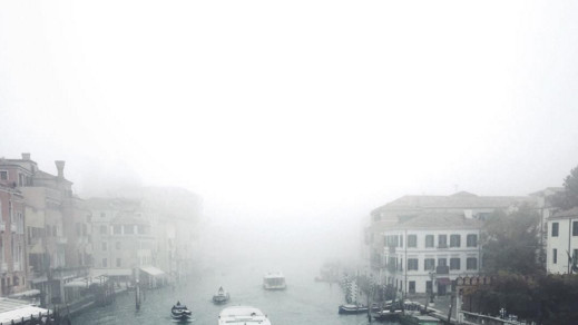 Венеція в тумані набуває загадкового вигляду