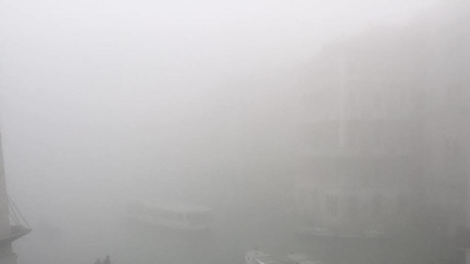 Венеція в тумані набуває загадковий вигляд