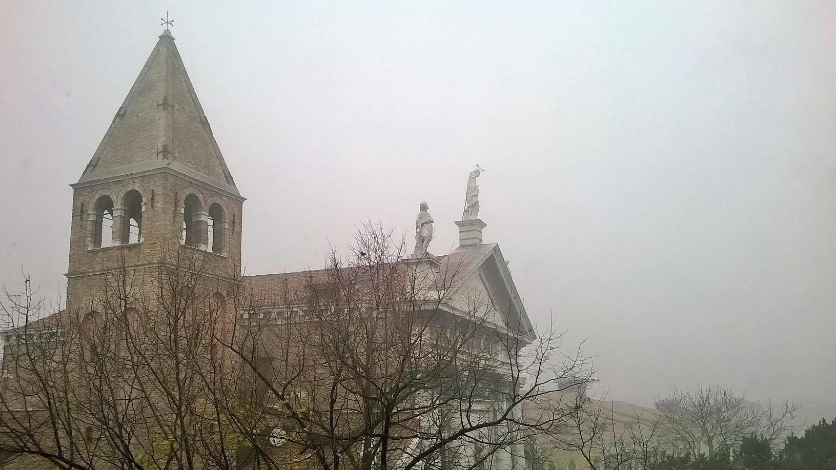 Венеція в тумані набуває загадковий вигляд