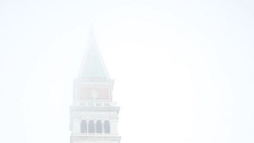 Венеція в тумані набуває загадковий вигляд