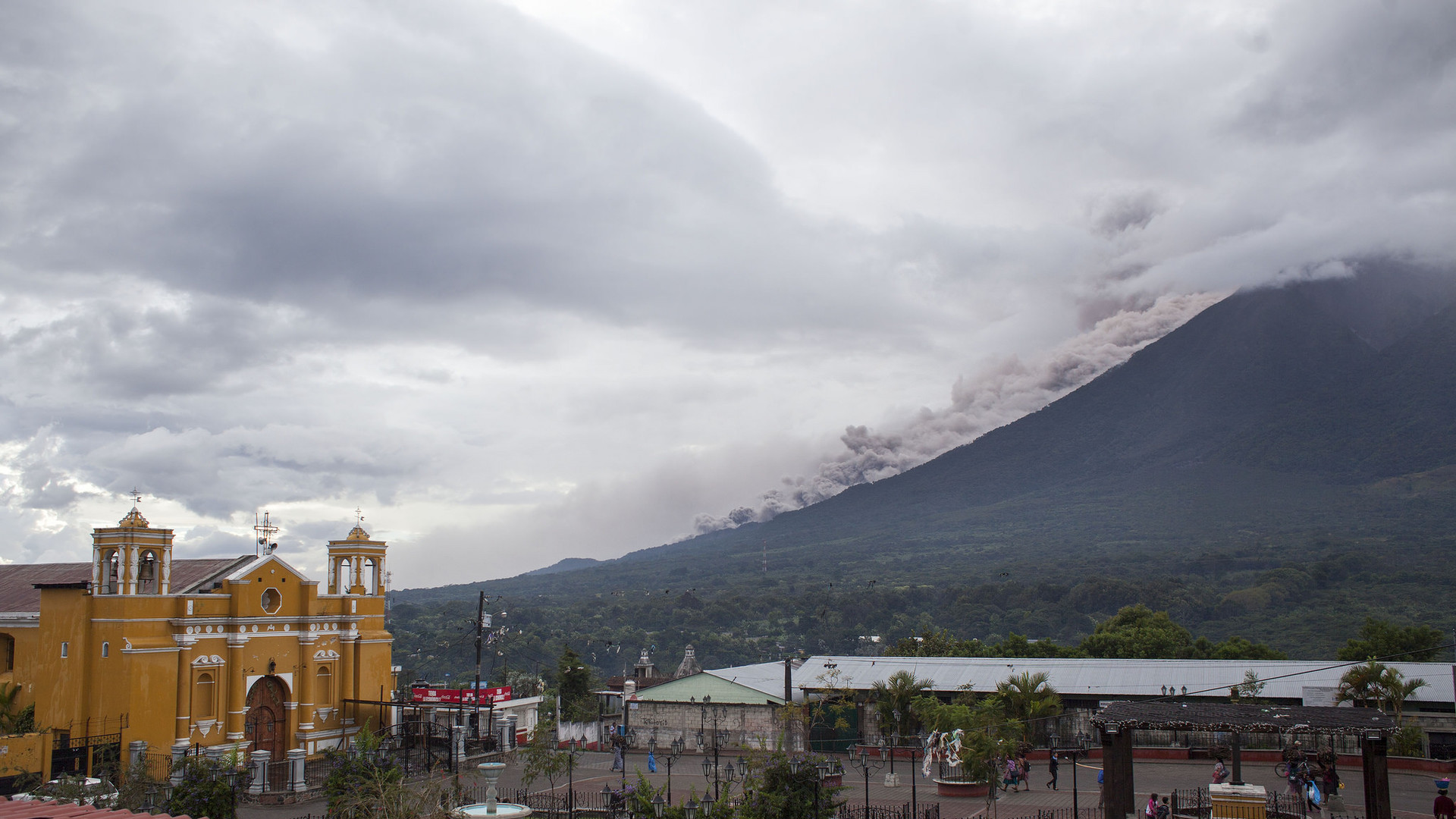 Извержение вулкана Фуэго