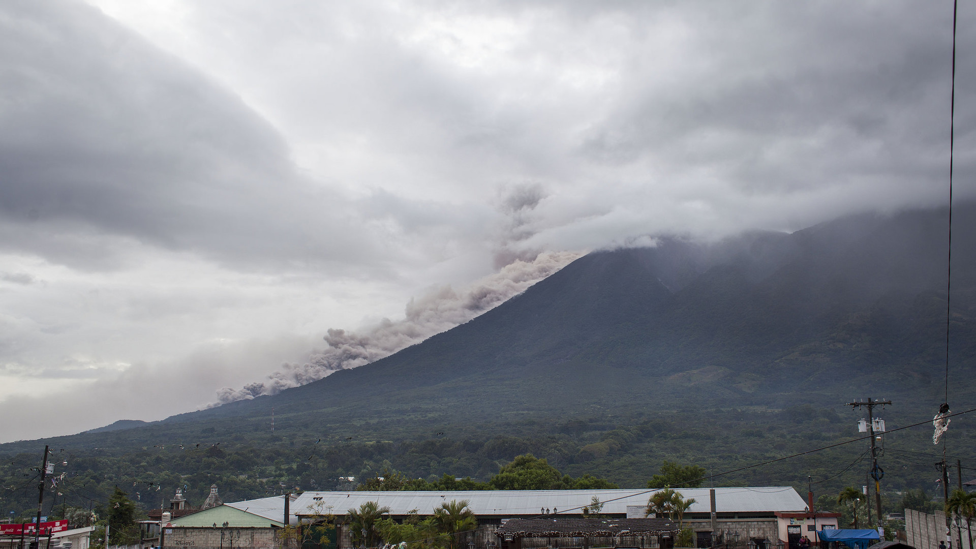 Извержение вулкана Фуэго