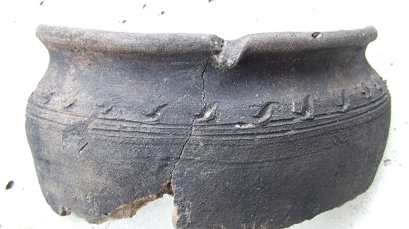 Общая категория. Фрагмент древнерусского сосуда XIV столетия, Почтовая площадь, Киев. Автор Nataliya Shestakova