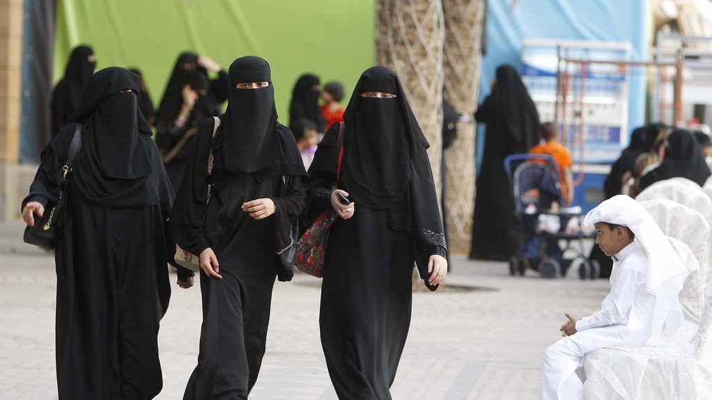 Виходити на вулицю можна тільки до 15 годин