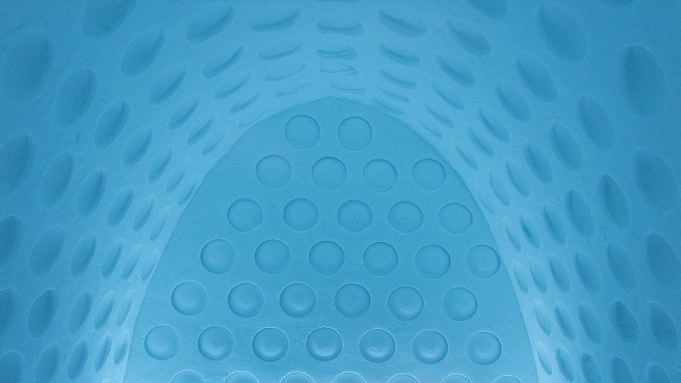 Зупинитися в крижаному готелі можна з грудня по квітень.