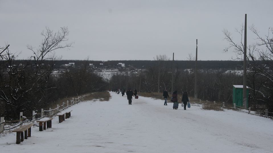 В Станиці Луганській знаходиться пункт перетину лінії розмежування