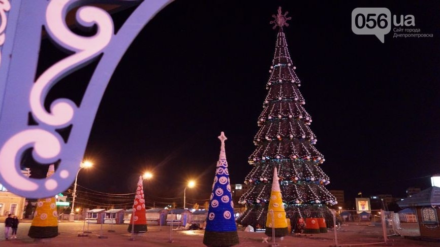 Ялинка в Харкові на площі Свободи