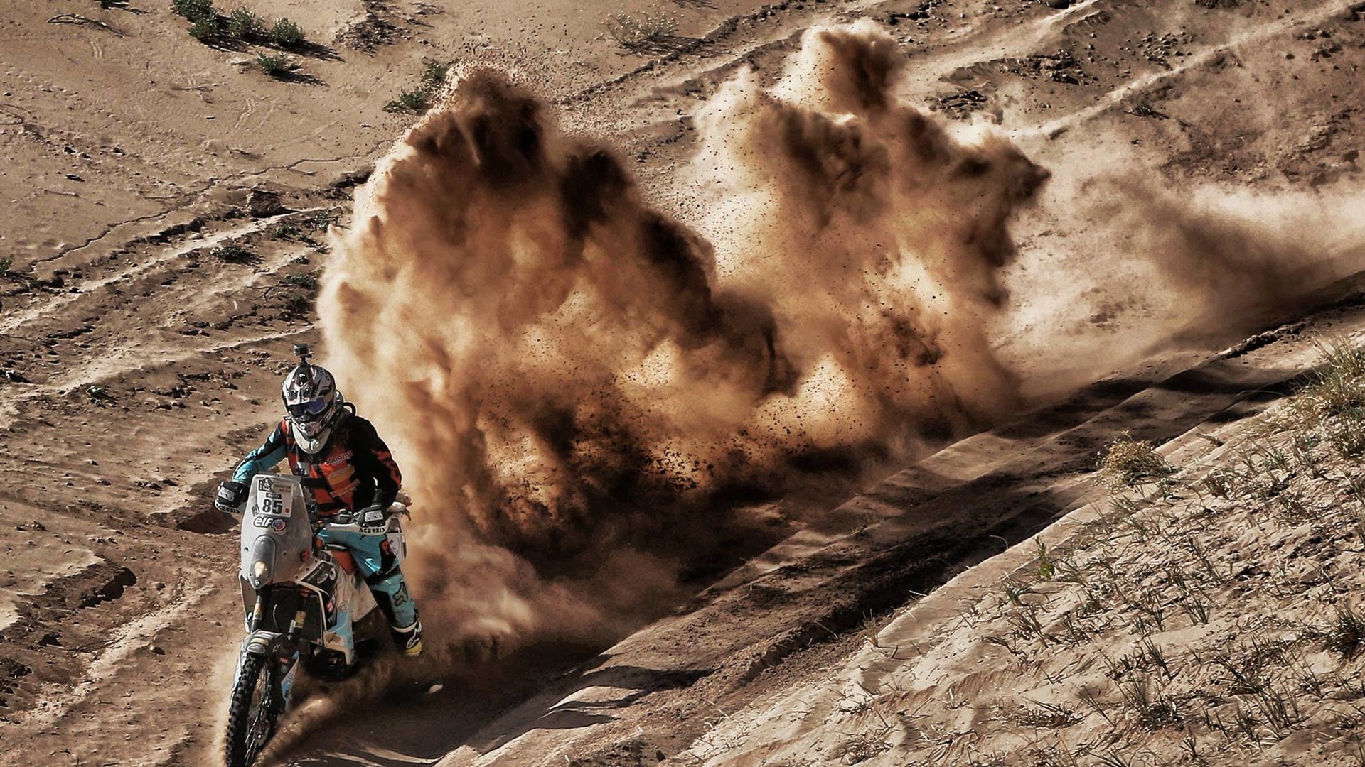 Пилоты преодолевают трудный маршрут