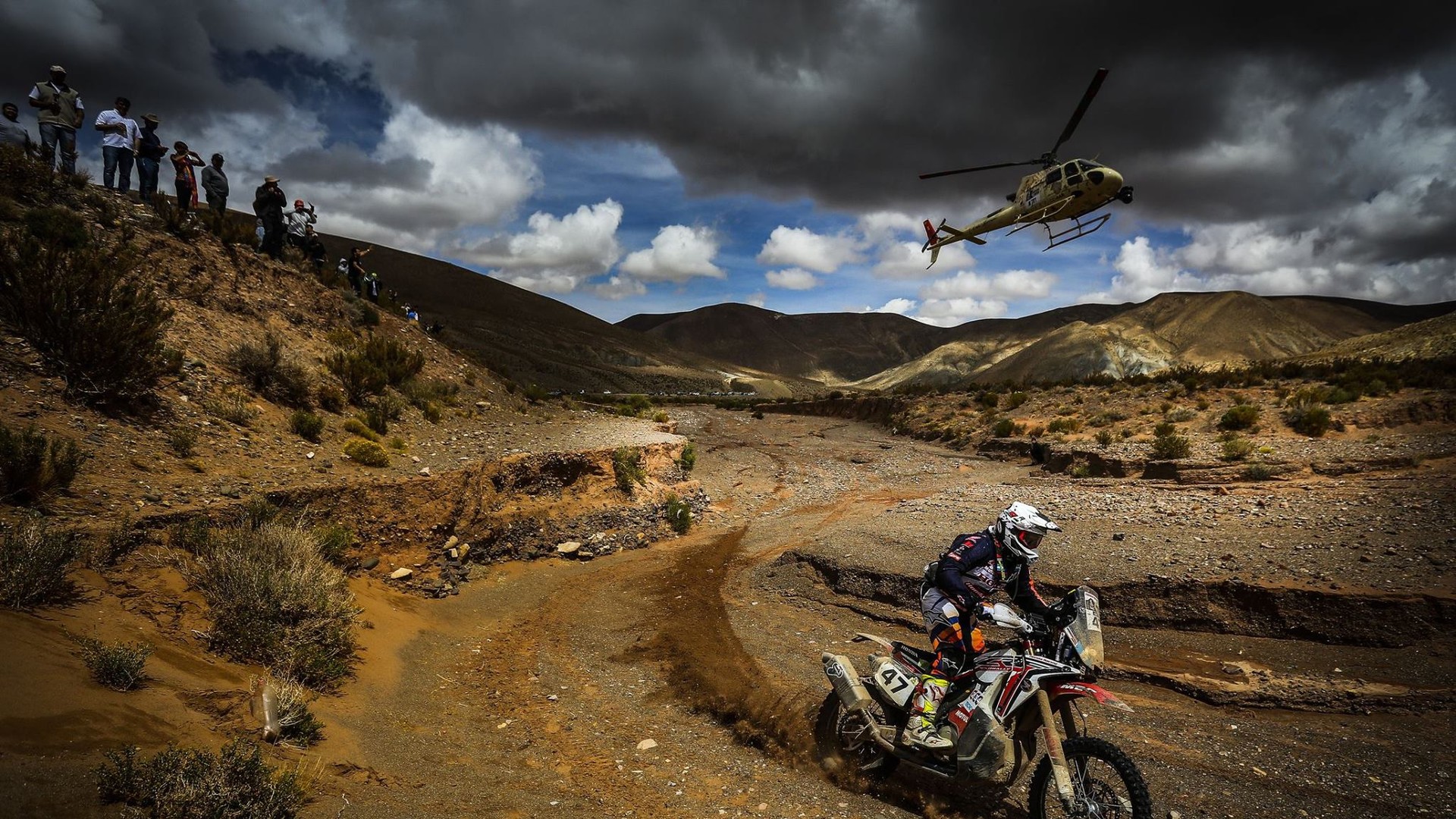 Пилоты преодолевают трудный маршрут