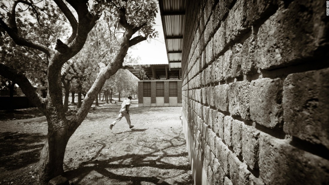 Категорія Exteriors. Школа в Буркіна Фасо. Автор Grant Smith