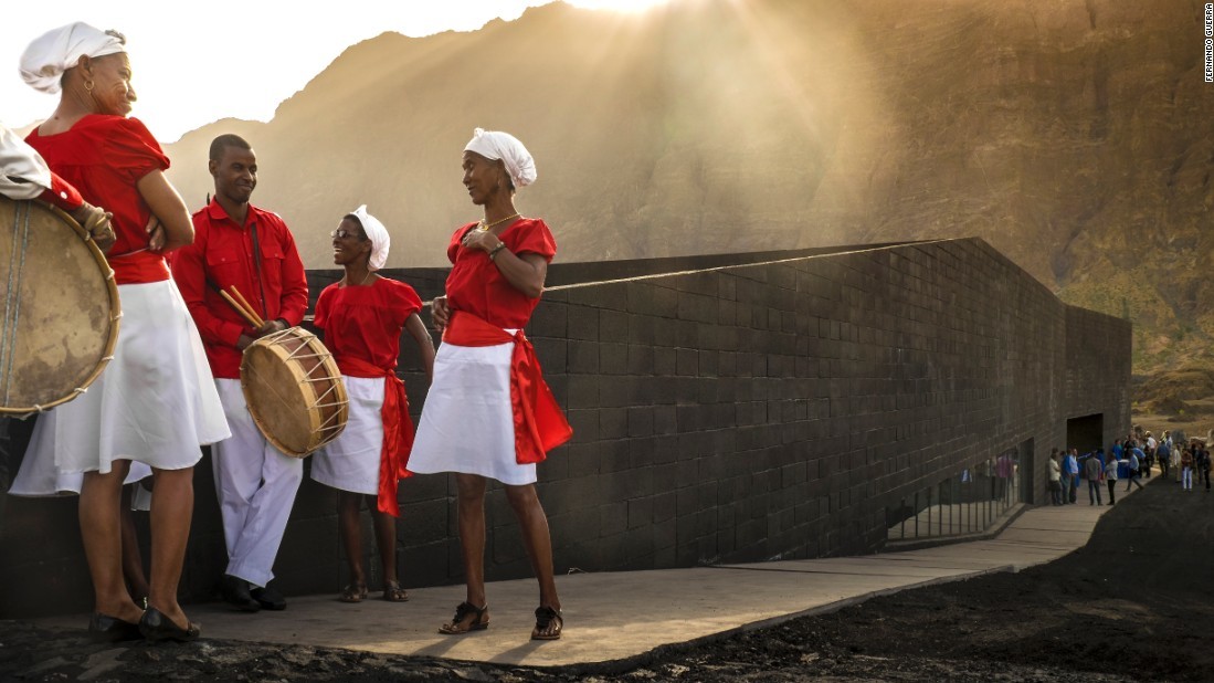 Категорія Buildings In Use. Автор Fernando Guerra