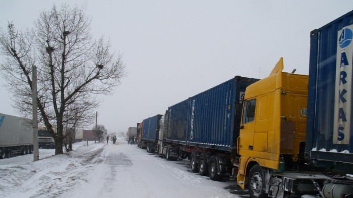 Вантажівки під Одесою