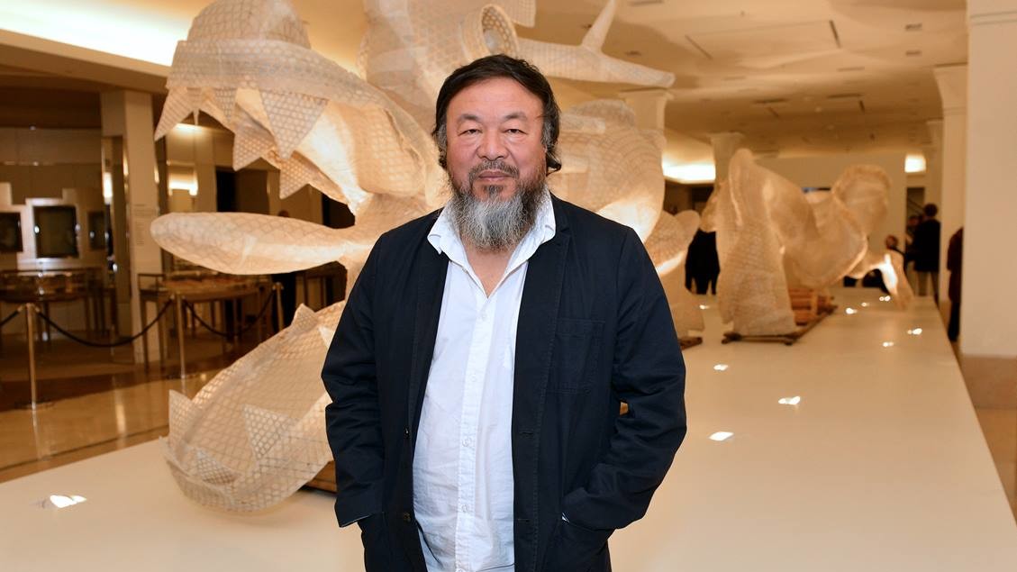 На виставці представлені роботи з циклу "Гра дитини"