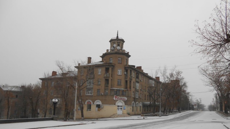 Луганськ у лютому виглядає похмуро