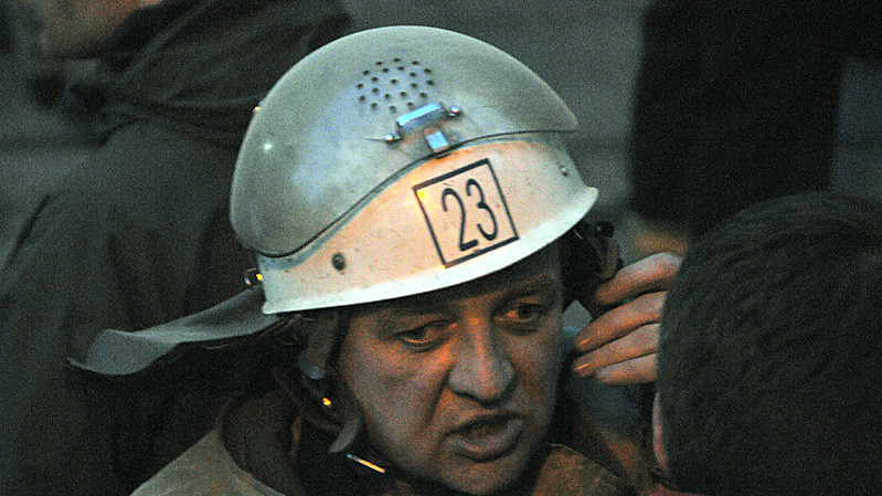 Під завалами в Шевченківському районі Києва відселеного п'ятиповерхового будинку можуть бути ще одна або дві людини