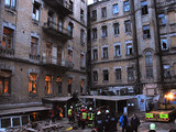 Под завалами рухнувшего в Шевченковском районе Киева отселенного пятиэтажного дома могут быть еще один или два человека