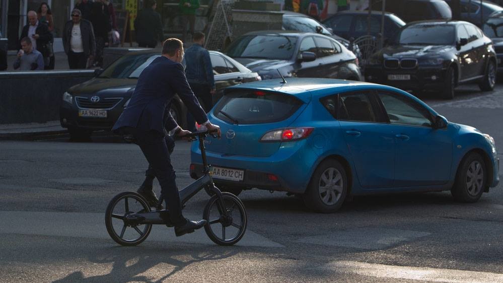 Кличко вирішив пересуватися центром Києва на велосипеді