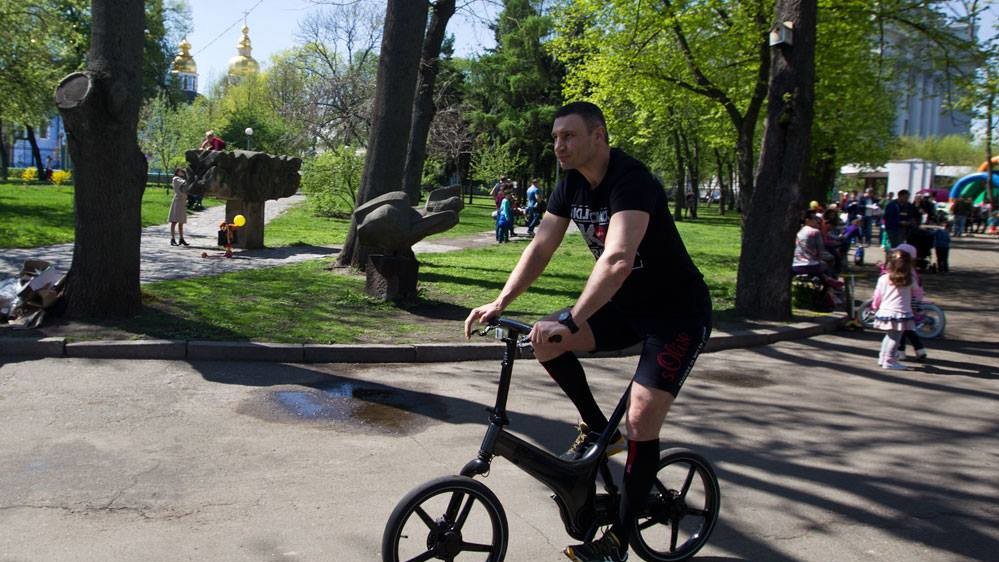 Кличко вирішив пересуватися центром Києва на велосипеді