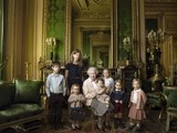 Королева с внуками и правнуками