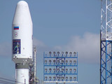 Россия запустила с космодрома "Восточный" первую ракету "Союз-2.1а" с тремя спутниками