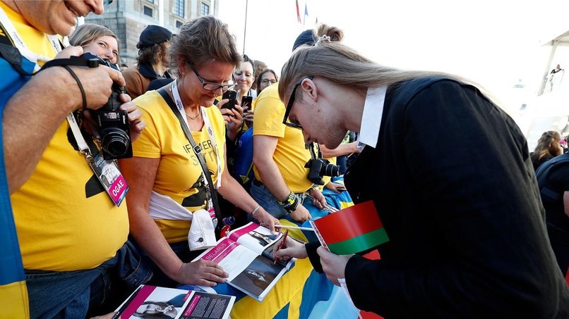 Артисти на червоній доріжці