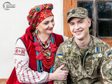 Ольга Зибіна та її син Євген Зибін (був поранений 17 лютого 2015 року при виході з Дебальцевого)