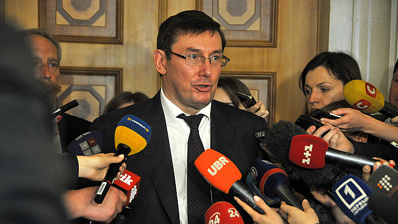 Луценко пообіцяв відповідально підійти до слідства й суду над Януковичем
