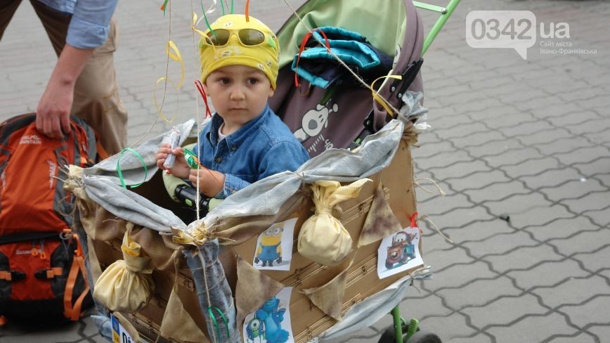 Парад візочків в Івано-Франківську